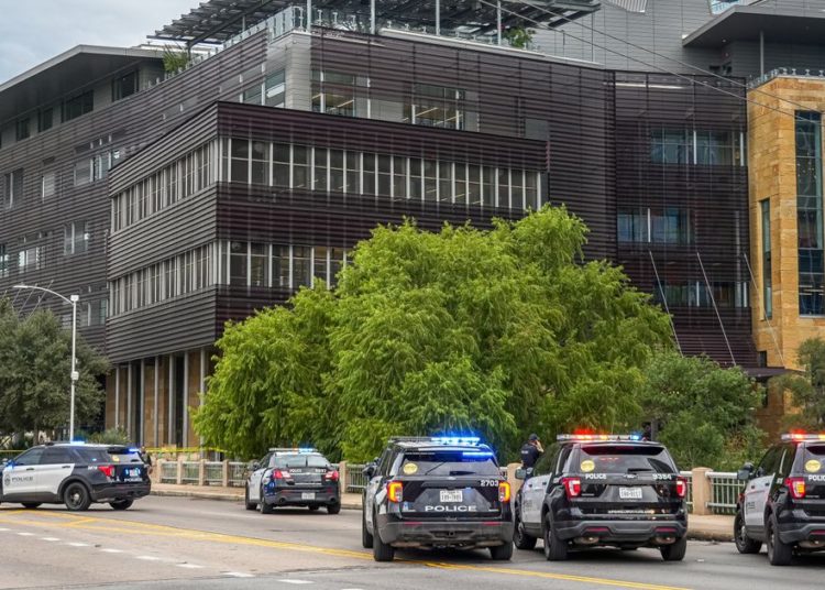 One injured and suspect arrested in Texas library shooting
