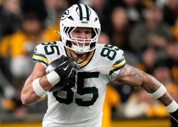 Packers’ Tucker Kraft, Jordan Love torch Steelers, spoil Aaron Rodgers’ hopes to make history