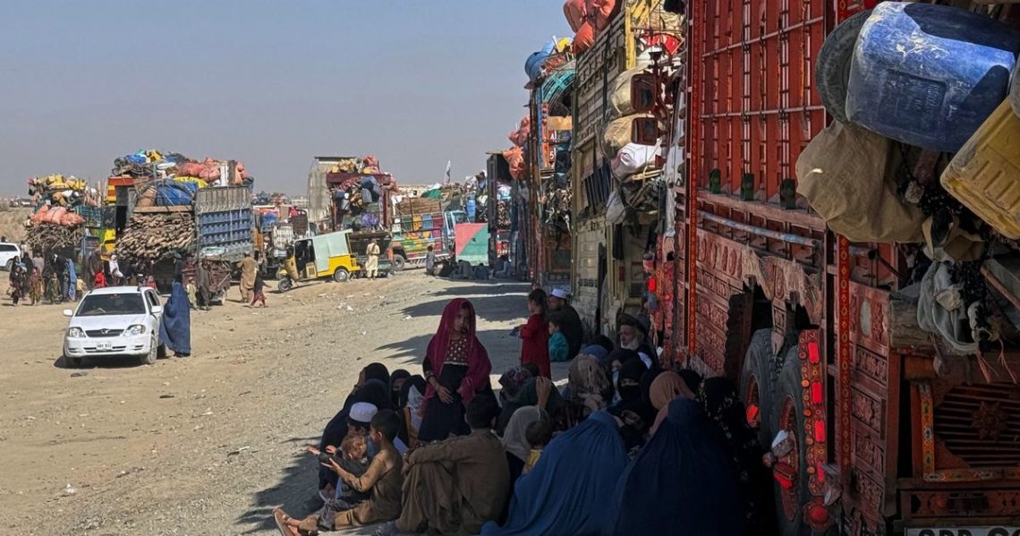 Pakistan says it seeks no further escalation but urges Afghanistan to act against militants