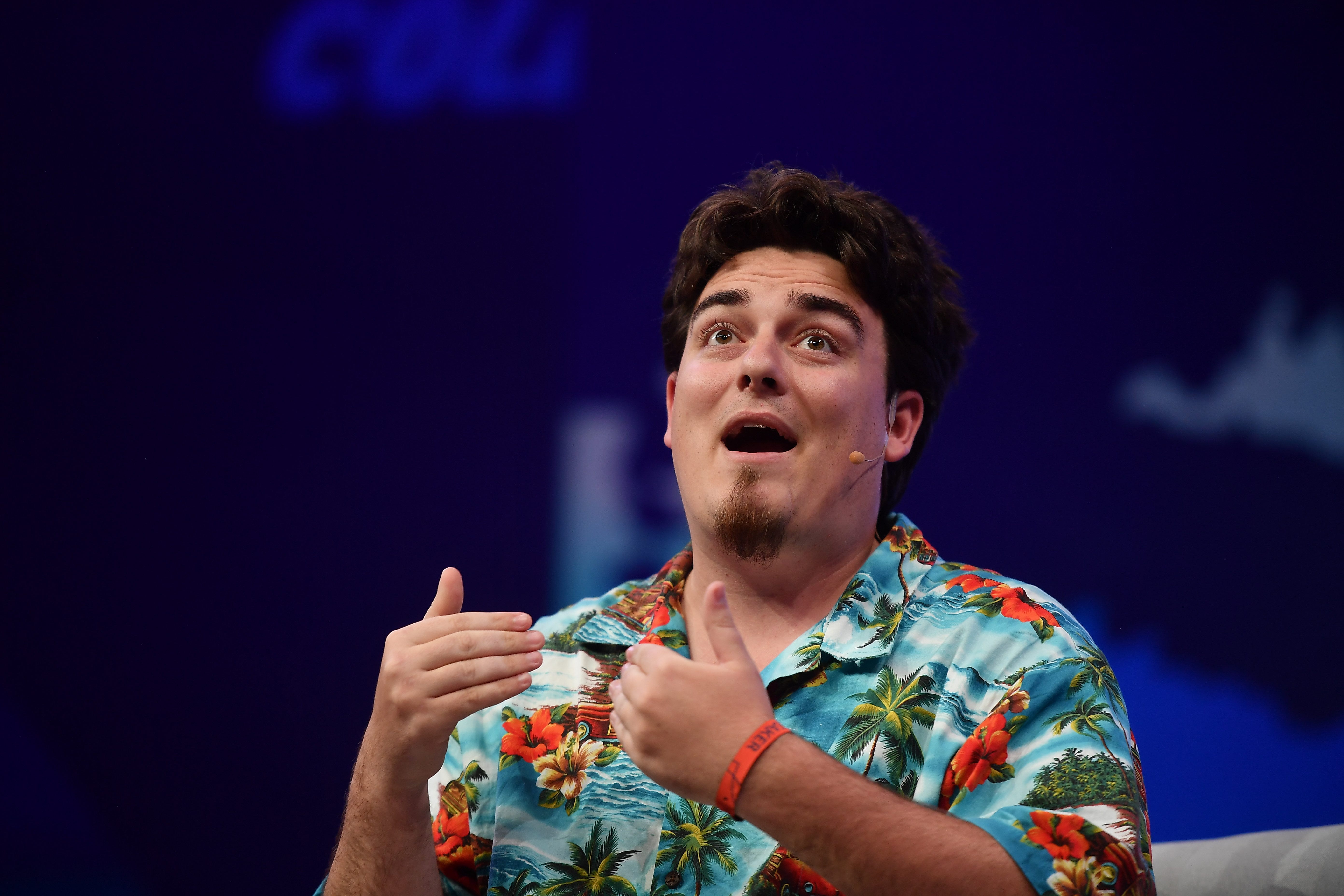 Palmer Luckey talking on stage