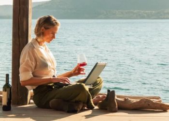 Paramount & Comcast Sink $1B Into Loss-Making Euro Streamer SkyShowtime