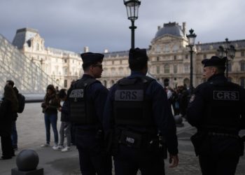 Paris police acknowledge major gaps in Louvre’s defenses after jewel theft