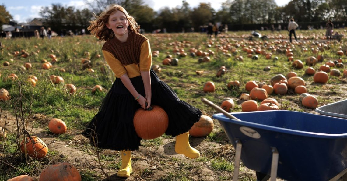 Photos of the Week: Pumpkin Patch, Witch Paddle, Giant Labubu