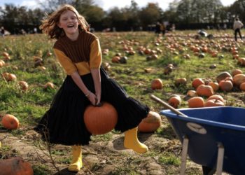 Photos of the Week: Pumpkin Patch, Witch Paddle, Giant Labubu