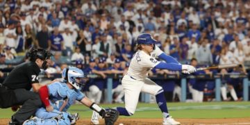 Plaschke: Dodgers hangover leads to giant headache of a World Series Game 4 loss to Blue Jays
