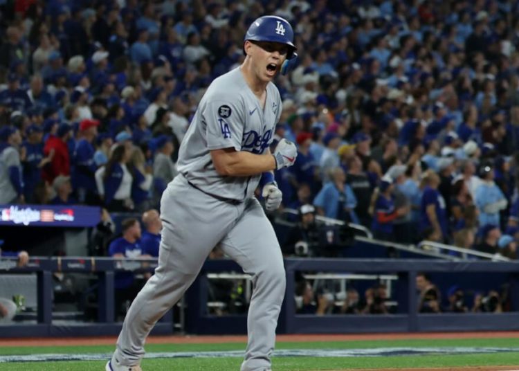 Plaschke: Dodgers roar back to life to even World Series. Now it’s time for their fans to roar at home