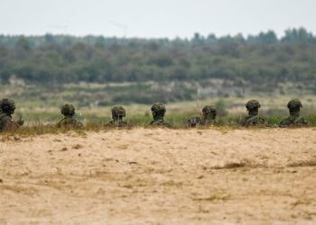 Poland arrests 2 Ukrainians for spying on military