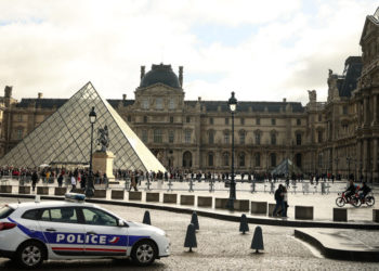 Police Make Arrests in Louvre Robbery, Authorities Say