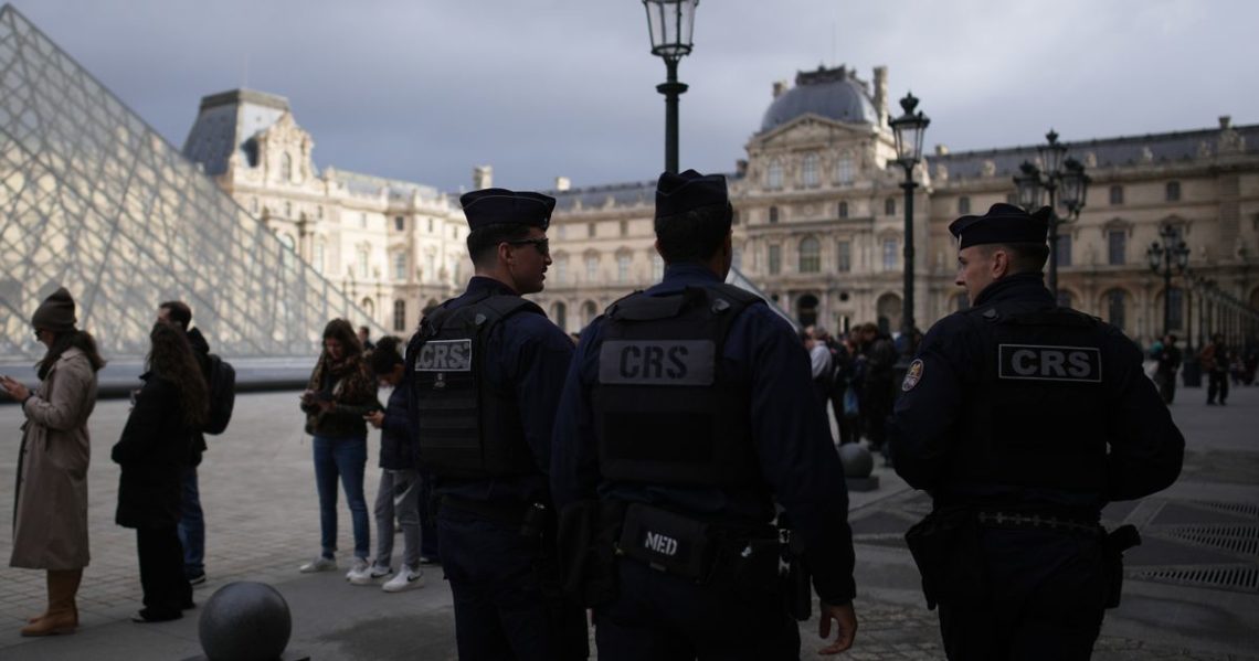 Police say Louvre defenses lagged as jewel-heist suspects near custody cutoff