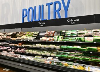Poultry industry pushes back as food safety group cites salmonella contamination