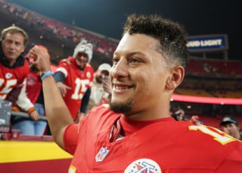 Pro Picks: Chiefs will edge Bills on Harrison Butker’s field goal as time expires