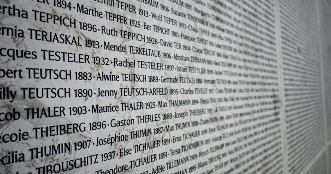 Putin haunts Paris courtroom in red hands trial