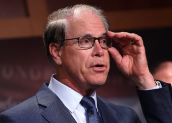 Republican Governor Tries to Force Party to Gerrymander for Trump