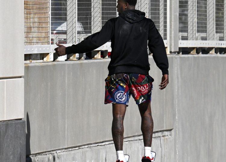 Rozier will not receive salary while on leave, AP sources say. Attorney says tax lien was resolved