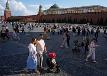 Russia faces a shrinking and aging population and tries restrictive laws to combat it