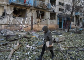 Russia pierces Ukraine’s defenses in key stronghold
