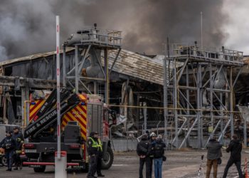 Russian attacks kill 4 in Ukraine as Zelenskyy pleads for air defense