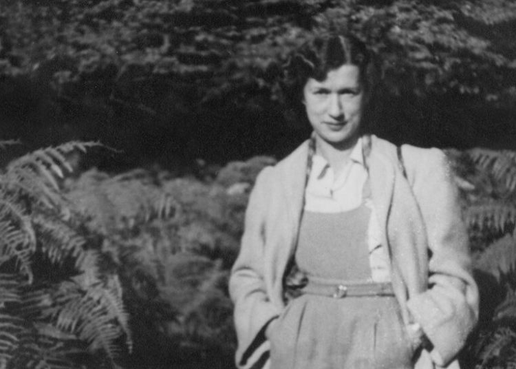 Selma van de Perre, Dutch Jew Who Resisted Nazis, Dies at 103