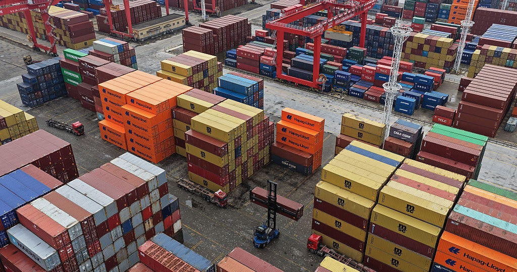 Senate approves Democratic resolution to block Trump’s global tariffs