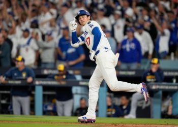 Shohei Ohtani hits 3 homers, dominates on mound in Dodgers’ clinching 5-1 NLCS win over Brewers