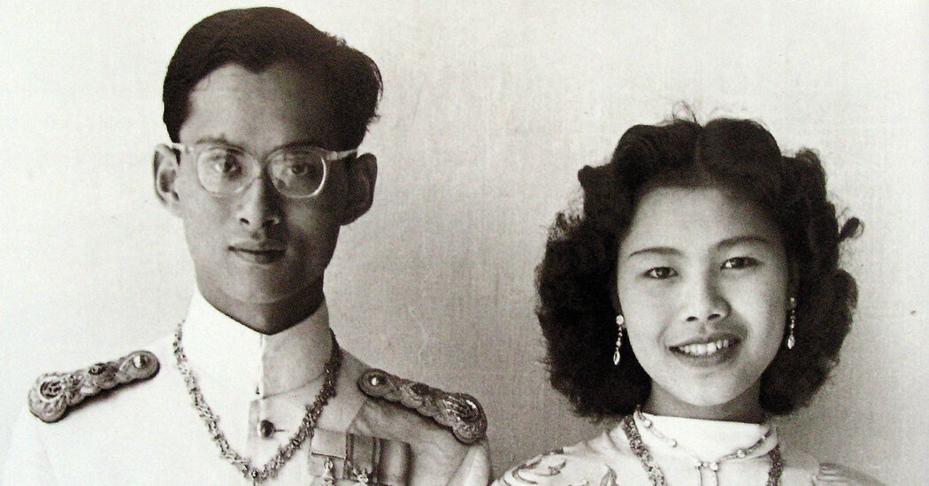 Sirikit, Thailand’s Former Queen, Is Dead at 93