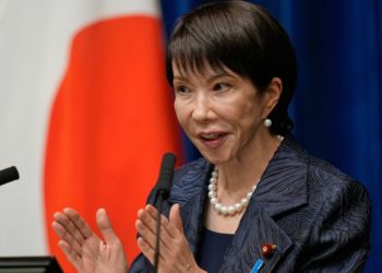 South Korean and Japanese leaders vow to improve ties in face of global uncertainty