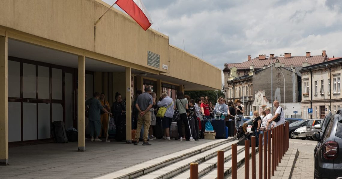 Steep influx of new Ukrainian refugees triggers backlash in Berlin and Warsaw