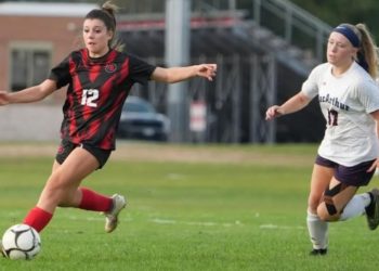 Syosset girls soccer team storms into county finals, just like boys squad