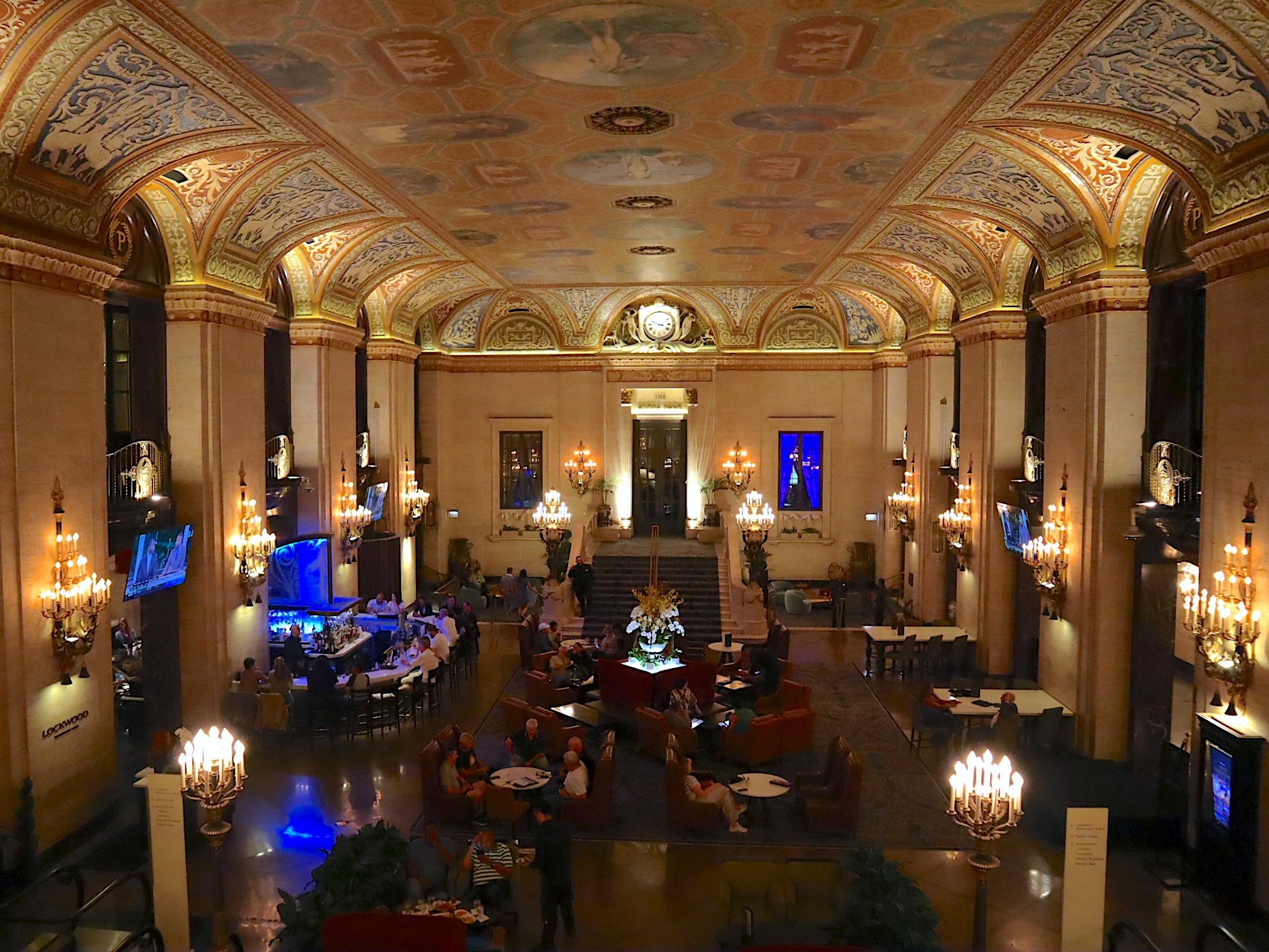 inside chicago lockwood palmer house hotel