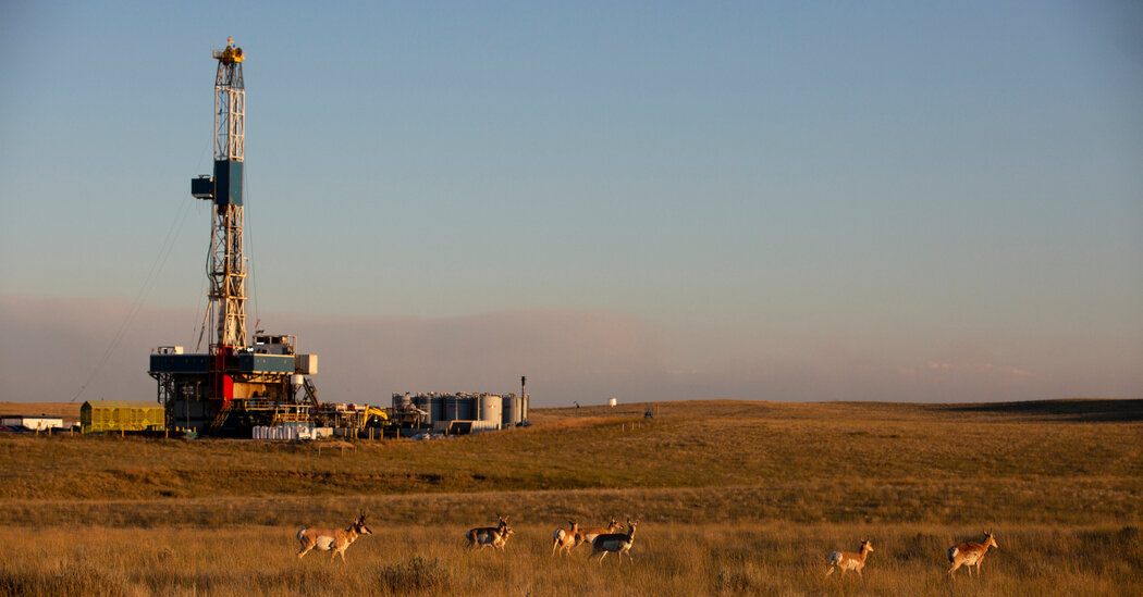 The Government Is Shut Down. But Not for Fossil Fuels.