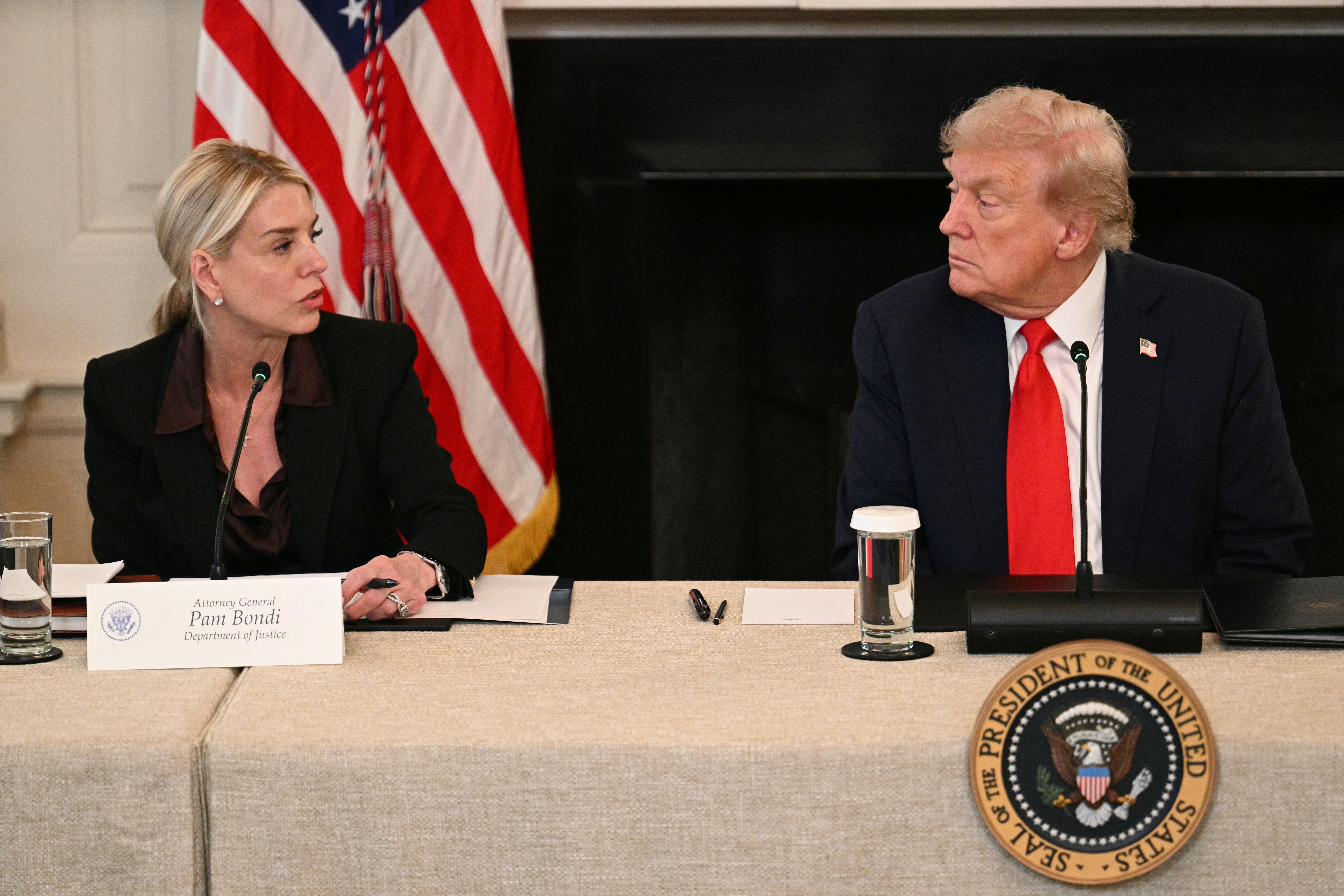 pam bondi and trump