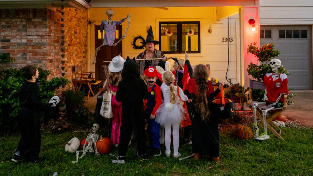 There’s nothing scary about Halloween weather forecast for metro Phoenix