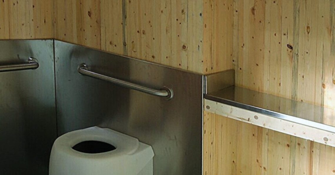 This Waterless Toilet Uses Mushrooms to Eat Your Poop