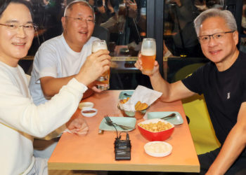 Three Billionaires Walk Into a Fried Chicken Restaurant