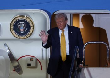 Trump Mulls More Aid to Argentina as Americans Set to Lose Food Stamps