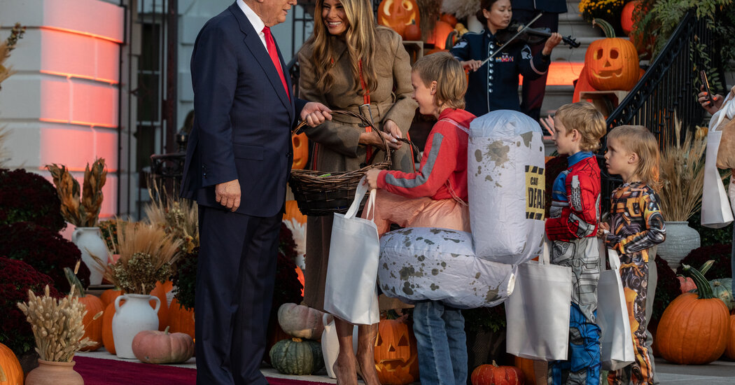 Trump Returns to White House in Time to Greet Trick-or-Treaters