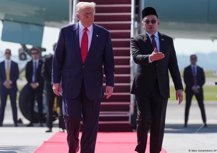 Trump arrives in Malaysia as Asia tour kicks off