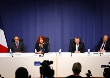 Two suspects in Louvre heist partially admit involvement: Paris prosecutor