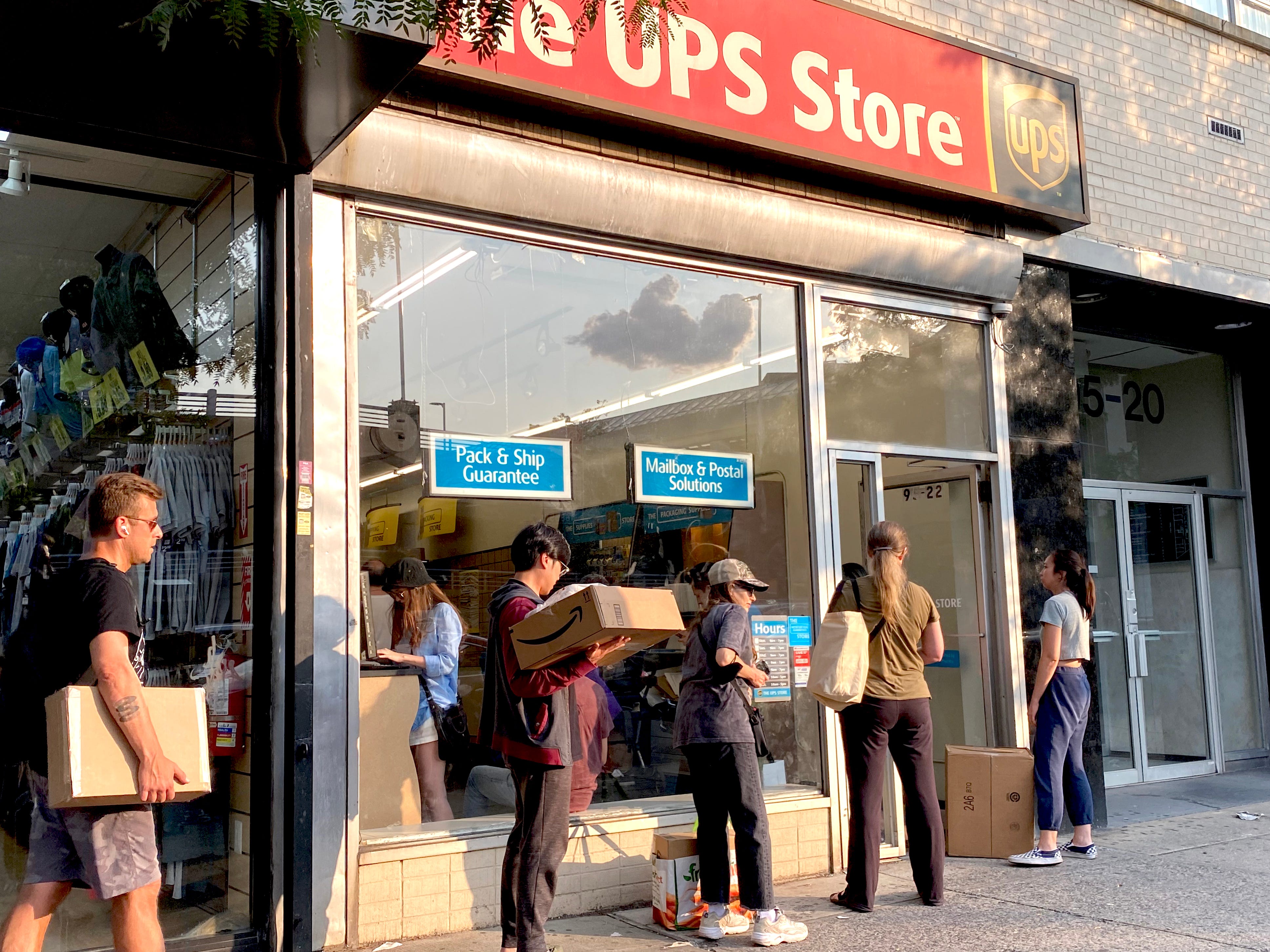UPS Storefront