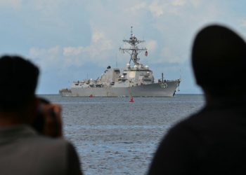 US warship arrives in Trinidad and Tobago, near Venezuela
