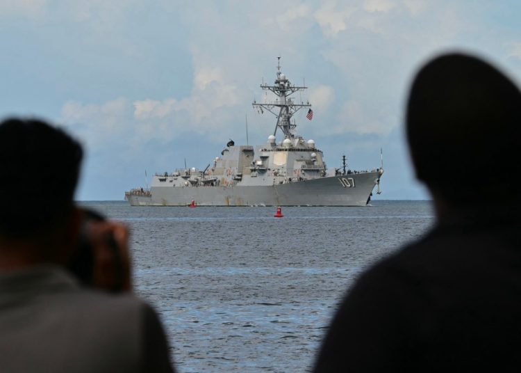 US warship arrives in Trinidad and Tobago, near Venezuela