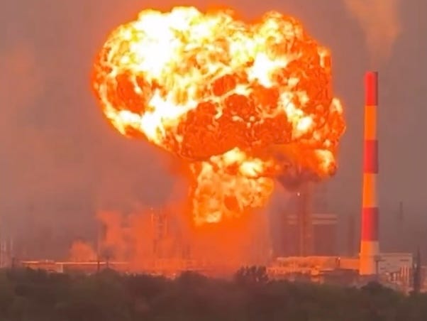 Powerful blast as drones hit the Novokuibyshevsk Oil Refinery in the Samara region of Russia (900km from the front line) on Aug 2, 2025.