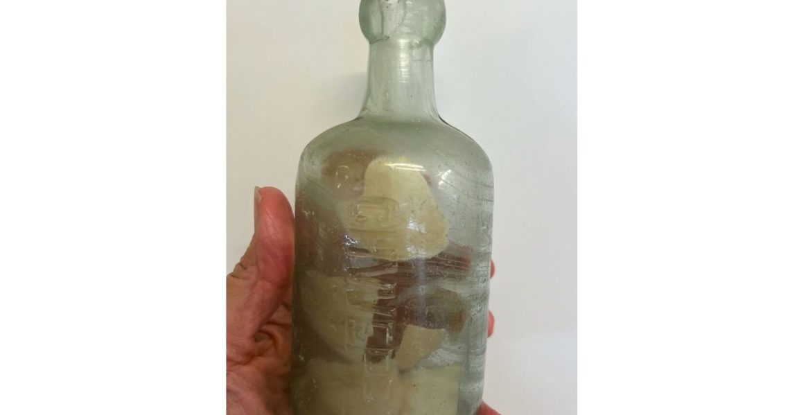 WWI soldiers’ messages in a bottle found on Australian beach more than 100 years later