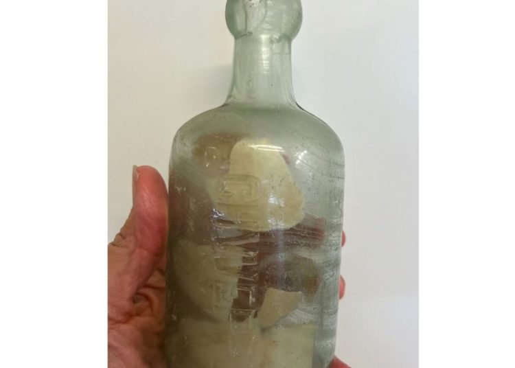 WWI soldiers’ messages in a bottle found on Australian beach more than 100 years later