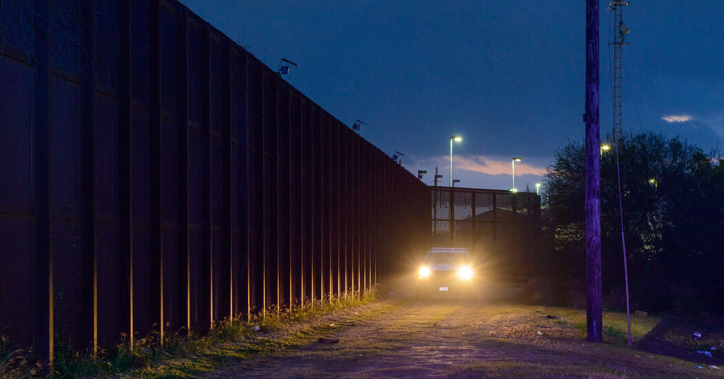 We Should Be Cracking Down on the Cartels, Not Chicago