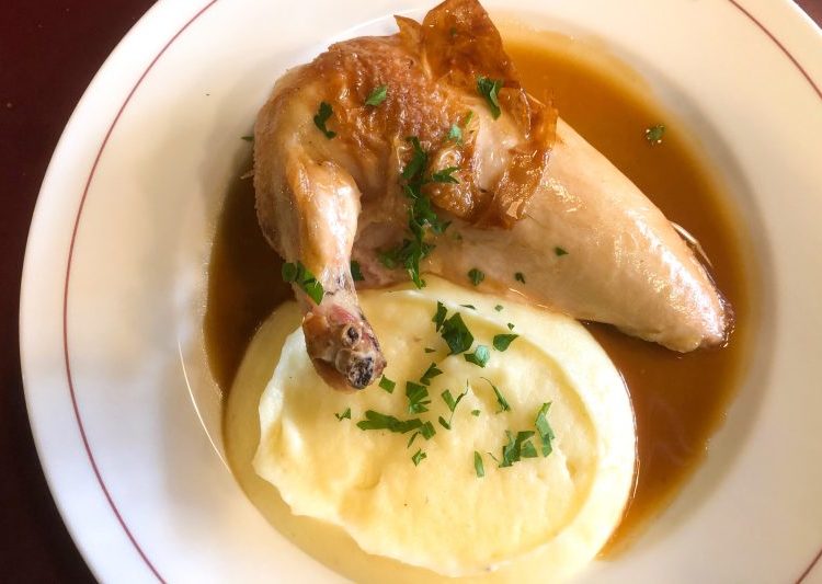 Which major restaurant chains will be open on Thanksgiving Day?