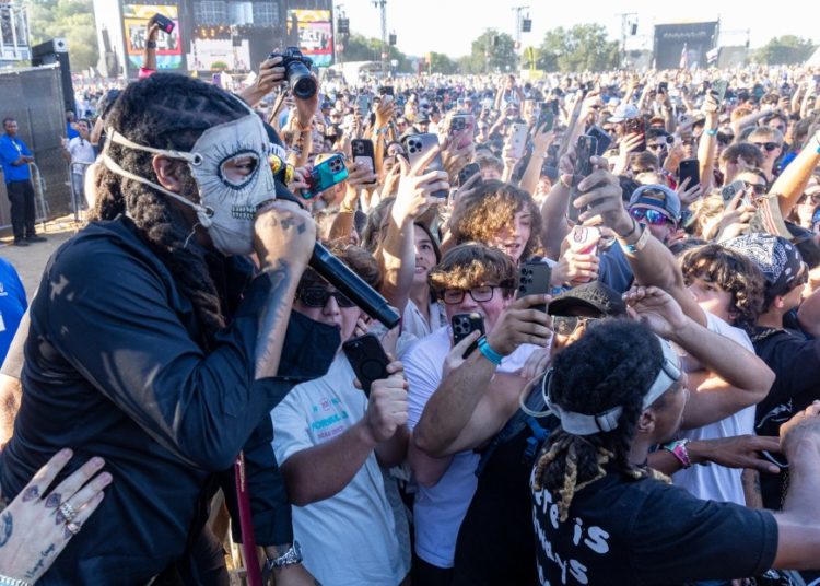 Why are kids in California having the best time screaming ‘6-7!’