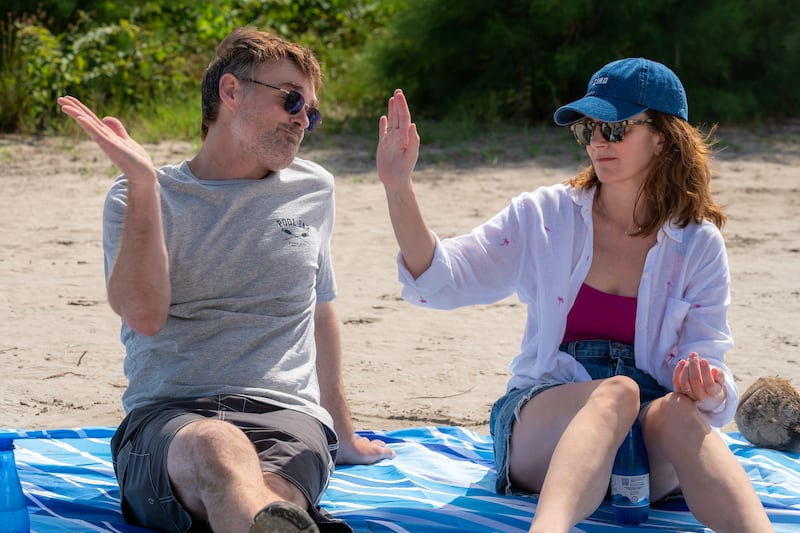 THE FOUR SEASONS. (L to R) Will Forte as Jack and Tina Fey as Kate in Episode 103 of The Four Seasons. Cr. Francisco Roman/Netflix © 2024