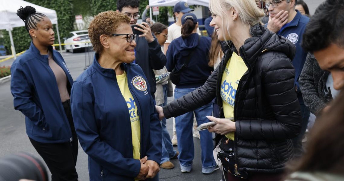 With L.A.’s mayor focused on trash-strewn streets, her top sanitation official moves on
