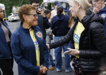 With L.A.’s mayor focused on trash-strewn streets, her top sanitation official moves on